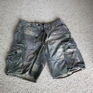 A&F Camo Cargo Shorts - Size 32